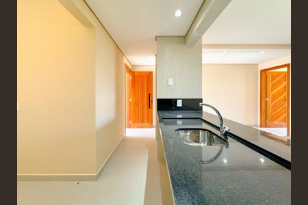 Casa para alugar com 102m², 2 quartos e 2 vagasCozinha