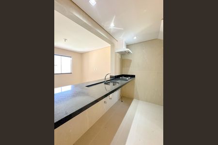 Casa para alugar com 102m², 2 quartos e 2 vagasCozinha