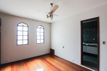 Casa para alugar com 392m², 4 quartos e 5 vagasSuíte 1