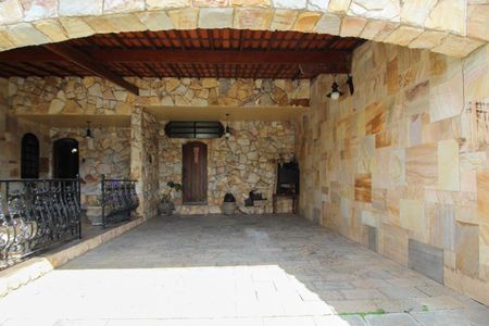 Casa para alugar com 392m², 4 quartos e 5 vagasGaragem 3