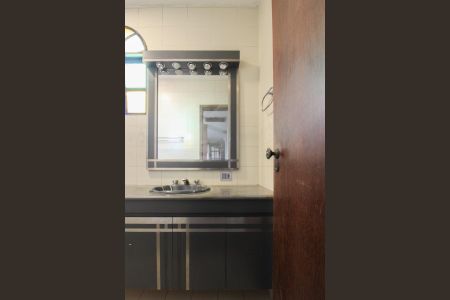 Casa para alugar com 392m², 4 quartos e 5 vagasBanheiro Social