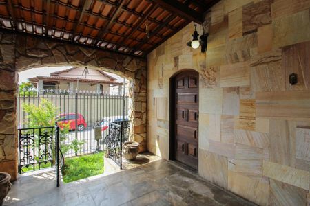 Casa para alugar com 392m², 4 quartos e 5 vagasVaranda