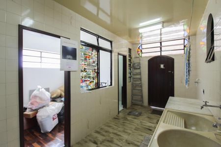 Casa para alugar com 392m², 4 quartos e 5 vagasÁrea de Serviço