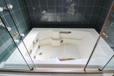 Casa para alugar com 392m², 4 quartos e 5 vagasBanheiro da Suíte 1