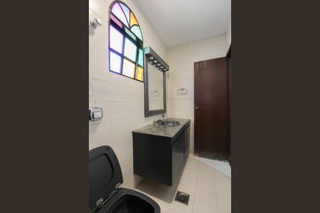 Casa para alugar com 392m², 4 quartos e 5 vagasBanheiro Social