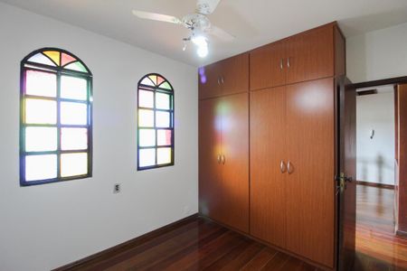 Casa para alugar com 392m², 4 quartos e 5 vagasSuíte 2