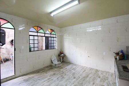 Casa para alugar com 392m², 4 quartos e 5 vagasCozinha de Apoio