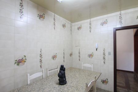 Casa para alugar com 392m², 4 quartos e 5 vagasCozinha - Copa