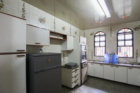 Casa para alugar com 392m², 4 quartos e 5 vagasCozinha