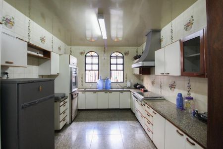 Casa para alugar com 392m², 4 quartos e 5 vagasCozinha