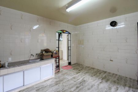 Casa para alugar com 392m², 4 quartos e 5 vagasCozinha de Apoio