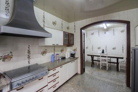 Casa para alugar com 392m², 4 quartos e 5 vagasCozinha