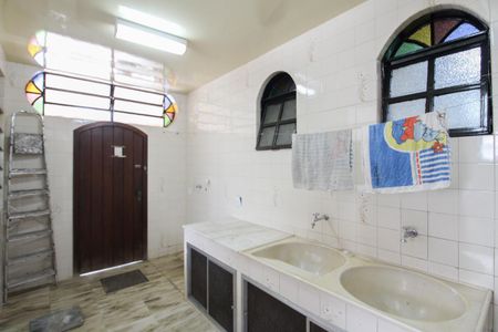 Casa para alugar com 392m², 4 quartos e 5 vagasÁrea de Serviço