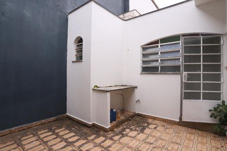 Casa à venda com 69m², 2 quartos e sem vagaQuintal