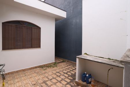 Casa à venda com 69m², 2 quartos e sem vagaQuintal