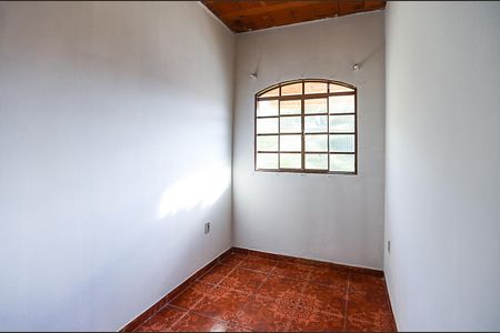 Quarto 1 de casa para alugar com 2 quartos, 50m² em Boa Vista, Belo Horizonte