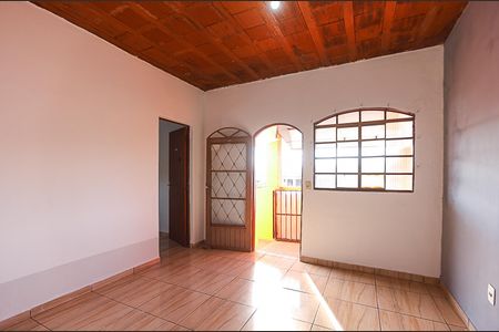 Sala  de casa para alugar com 2 quartos, 50m² em Boa Vista, Belo Horizonte