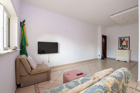 Casa à venda com 2 quartos, 450m² em Icaraí, Niterói