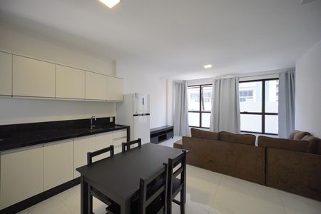Sala - Cozinha de apartamento para alugar com 1 quarto, 42m² em Centro, Florianópolis
