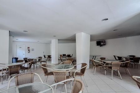 Apartamento para alugar com 68m², 2 quartos e 2 vagas Apartamento para alugar com 68m², 2 quartos e 2 vagasÁrea comum - Salão de festas