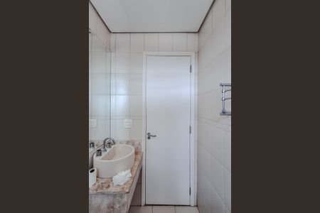 Apartamento para alugar com 68m², 2 quartos e 2 vagas Apartamento para alugar com 68m², 2 quartos e 2 vagasBanheiro