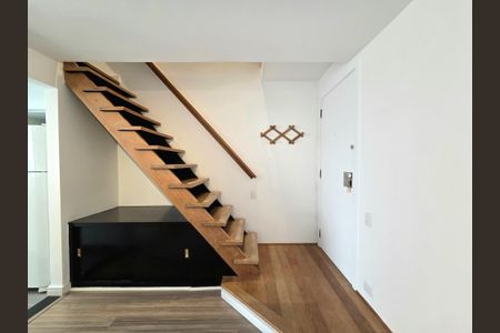 Apartamento para alugar com 70m², 1 quarto e 1 vagaEscada