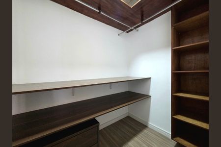 Apartamento para alugar com 70m², 1 quarto e 1 vagaCloset da suíte