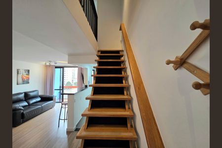 Apartamento para alugar com 70m², 1 quarto e 1 vagaEscada