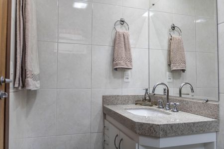 Apartamento à venda com 138m², 4 quartos e 2 vagasBanheiro da Suíte