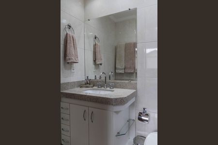 Apartamento à venda com 138m², 4 quartos e 2 vagasBanheiro da Suíte