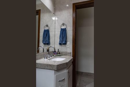 Apartamento à venda com 138m², 4 quartos e 2 vagasBanheiro Social