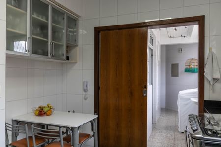 Apartamento à venda com 138m², 4 quartos e 2 vagasCozinha
