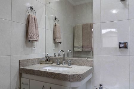 Apartamento à venda com 138m², 4 quartos e 2 vagasBanheiro da Suíte