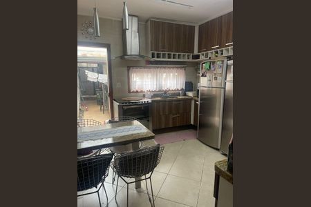 Casa de condomínio para alugar com 200m², 2 quartos e 2 vagasCozinha