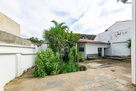 Casa à venda com 230m², 4 quartos e 3 vagas Casa à venda com 230m², 4 quartos e 3 vagasQuintal
