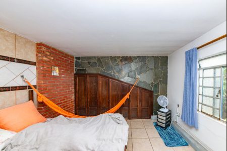 Casa à venda com 230m², 4 quartos e 3 vagas Casa à venda com 230m², 4 quartos e 3 vagasQuarto 4