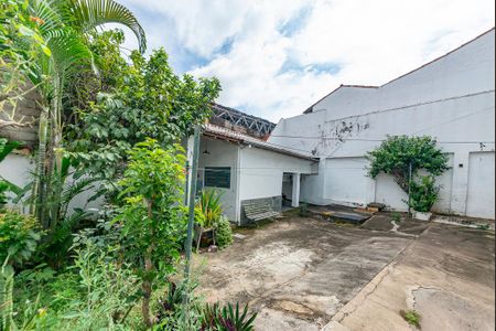 Casa à venda com 230m², 4 quartos e 3 vagas Casa à venda com 230m², 4 quartos e 3 vagasQuintal