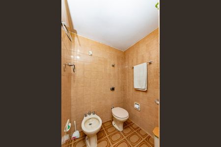 Casa à venda com 230m², 4 quartos e 3 vagas Casa à venda com 230m², 4 quartos e 3 vagasBanheiro Social 2