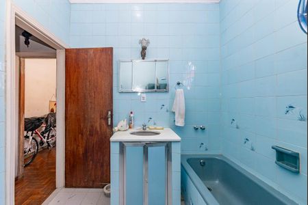 Casa à venda com 230m², 4 quartos e 3 vagas Casa à venda com 230m², 4 quartos e 3 vagasBanheiro Social 1