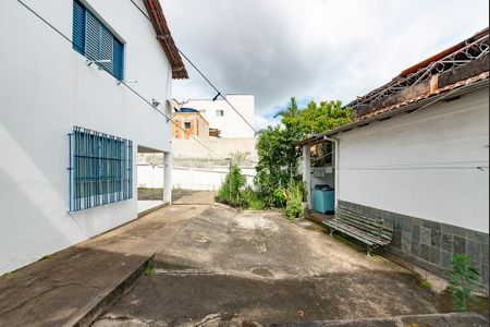 Casa à venda com 230m², 4 quartos e 3 vagas Casa à venda com 230m², 4 quartos e 3 vagasQuintal