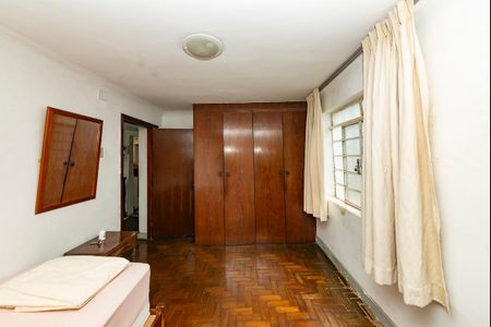 Casa à venda com 230m², 4 quartos e 3 vagas Casa à venda com 230m², 4 quartos e 3 vagasQuarto 2