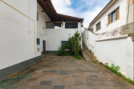 Casa à venda com 230m², 4 quartos e 3 vagas Casa à venda com 230m², 4 quartos e 3 vagasQuintal