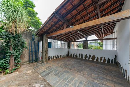 Casa à venda com 230m², 4 quartos e 3 vagas Casa à venda com 230m², 4 quartos e 3 vagasGaragem