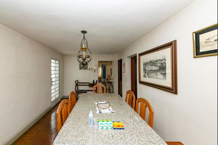 Casa à venda com 230m², 4 quartos e 3 vagas Casa à venda com 230m², 4 quartos e 3 vagasSala 3