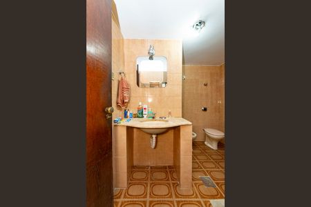 Casa à venda com 230m², 4 quartos e 3 vagas Casa à venda com 230m², 4 quartos e 3 vagasBanheiro Social 2