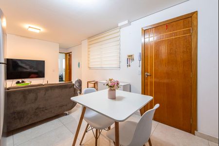 Apartamento à venda com 100m², 2 quartos e 1 vaga Apartamento à venda com 100m², 2 quartos e 1 vagaCozinha