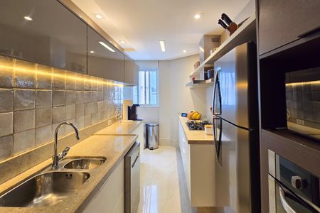 Apartamento à venda com 83m², 2 quartos e 2 vagasCozinha