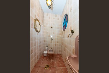 Casa à venda com 550m², 5 quartos e 4 vagas Casa à venda com 550m², 5 quartos e 4 vagasLavabo 1