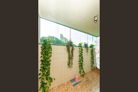 Casa à venda com 550m², 5 quartos e 4 vagas Casa à venda com 550m², 5 quartos e 4 vagasÁrea de Serviço