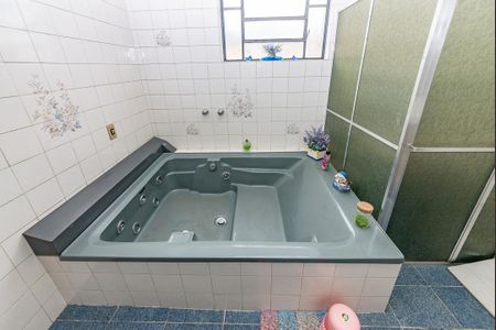 Casa à venda com 550m², 5 quartos e 4 vagas Casa à venda com 550m², 5 quartos e 4 vagasBanheiro da Suíte 1